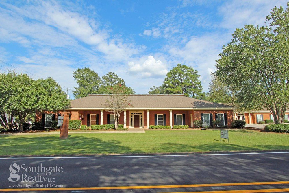 South 28th Ave. Office Building: 1700 S 28th Ave, Hattiesburg, MS 39402